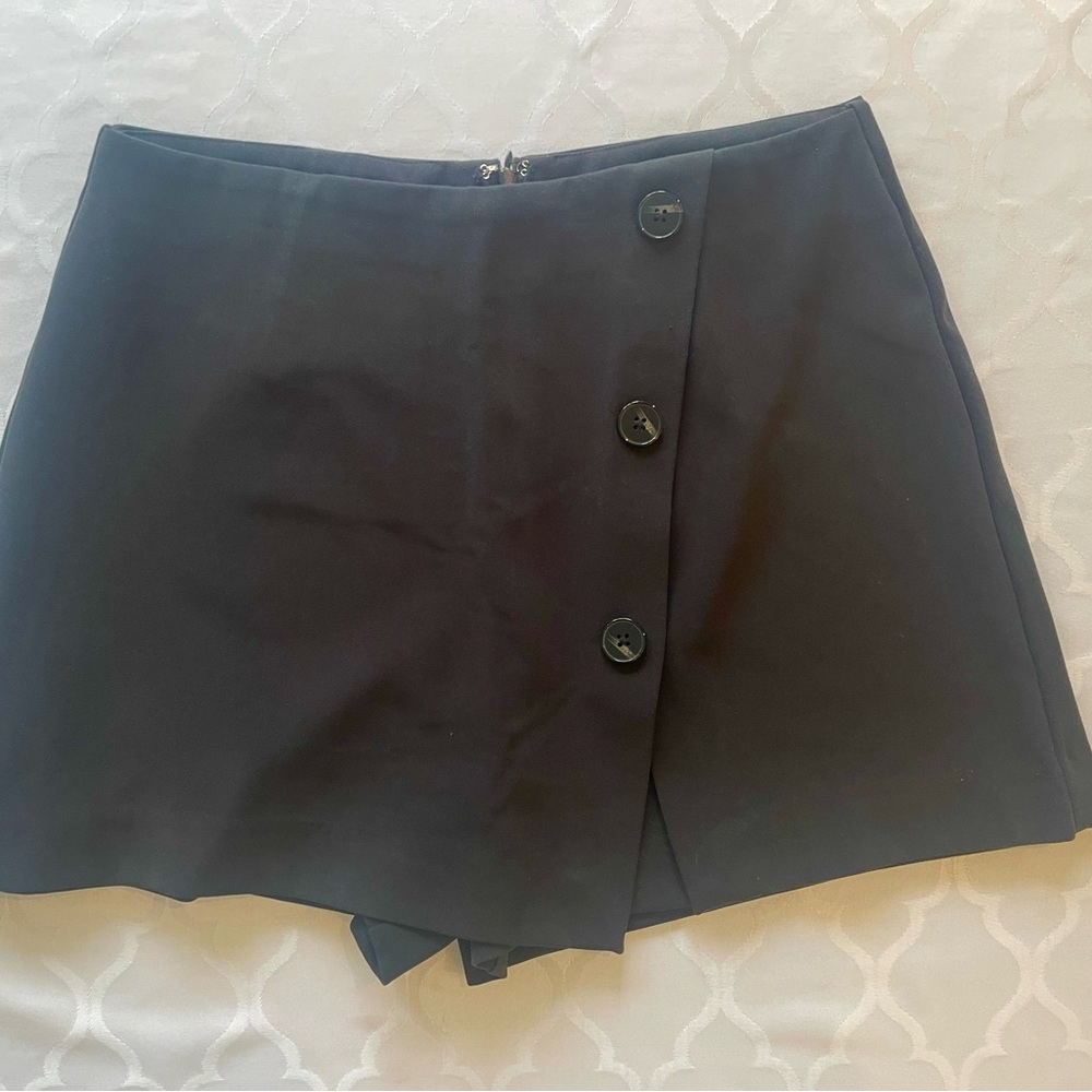 Black Buttoned Women's Skorts